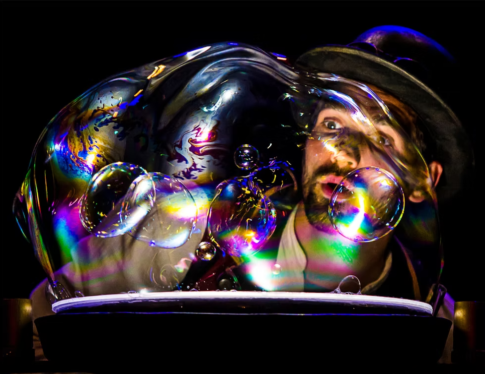 Spectacle \"Savon fou\" Cie Cirque à l\'envers